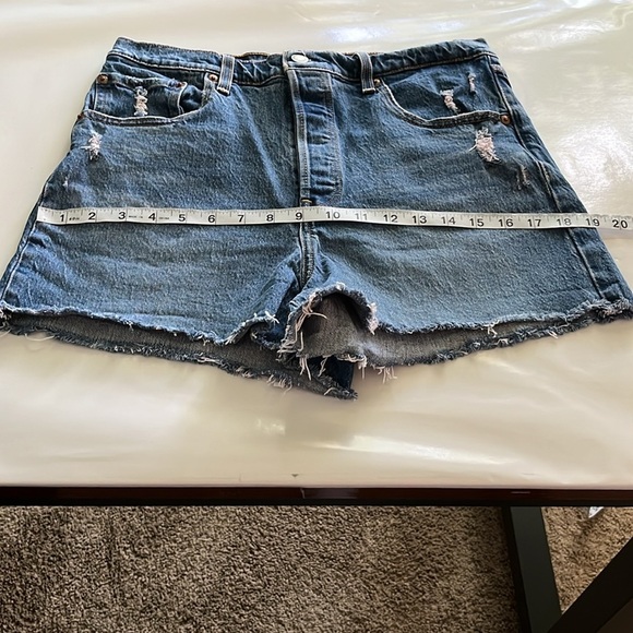 Levi’s Ribcage Shorts High Rise Size 31 - Picture 5 of 16